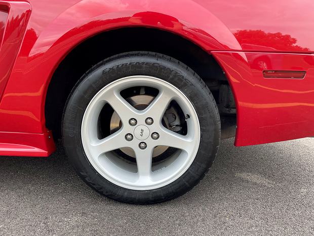 17-inch five-spoke wheel